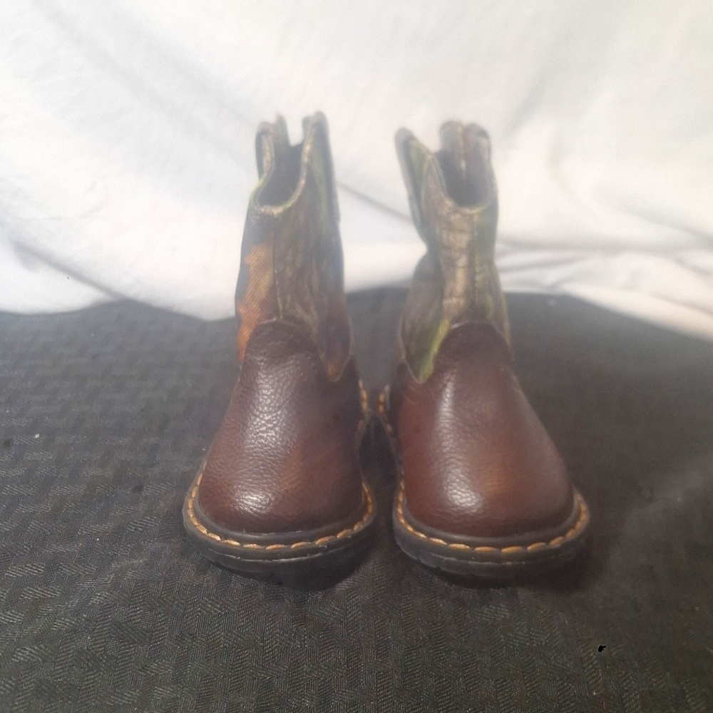 Toddlers Mossy Oak Work Boots Size 2